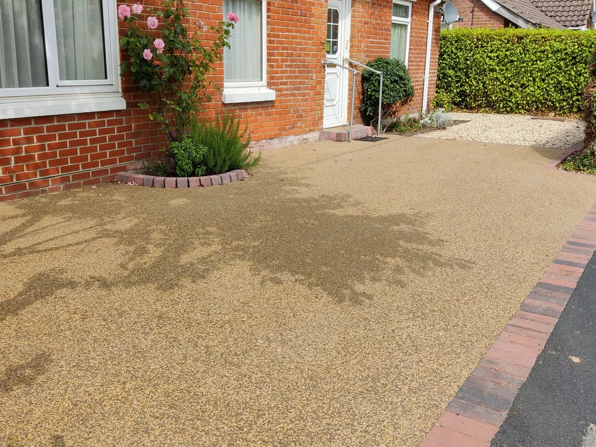 Resin bound driveway in front of a bungalow